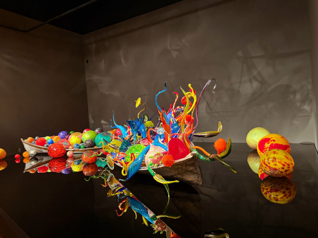 Ikebana & Float Boat