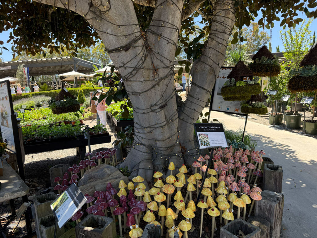 Roger's Gardens Garden Decor