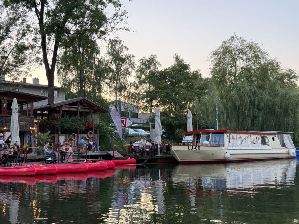 Ljubljanica, riverside cafés