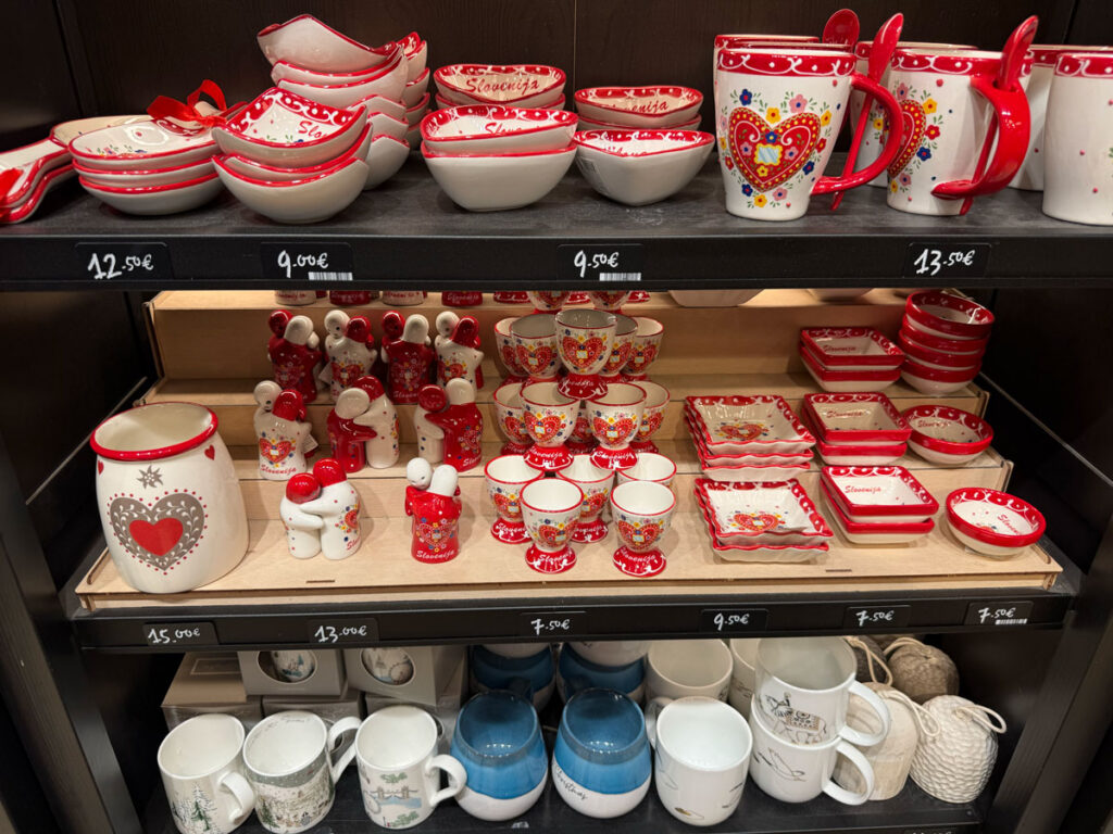 Folk-Pattern Ceramics