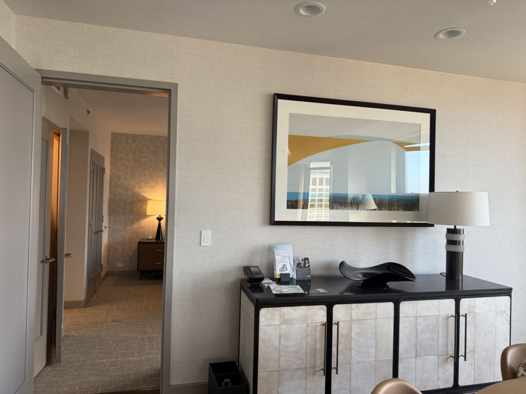 A suite's entry and sitting area