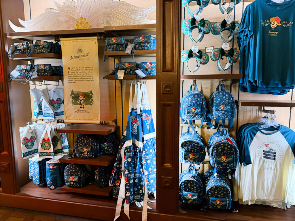 The "Schwarzwald" (Black Forest) themed Minnie Mouse collection