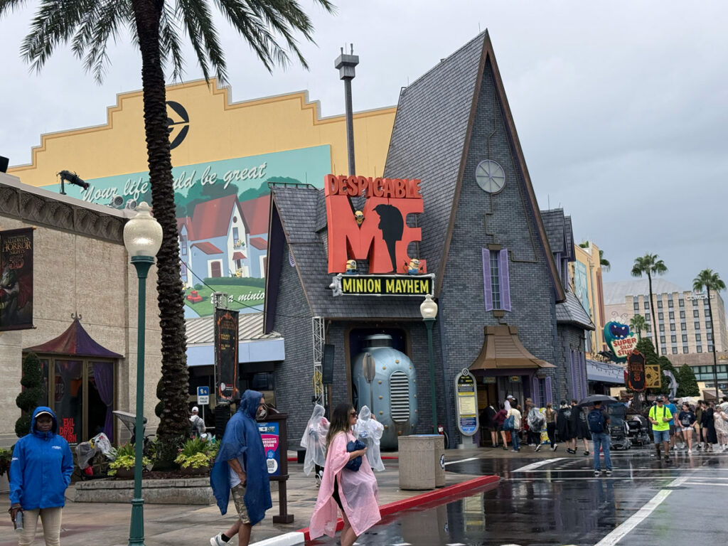 The entrance to Despicable Me Minion Mayhem